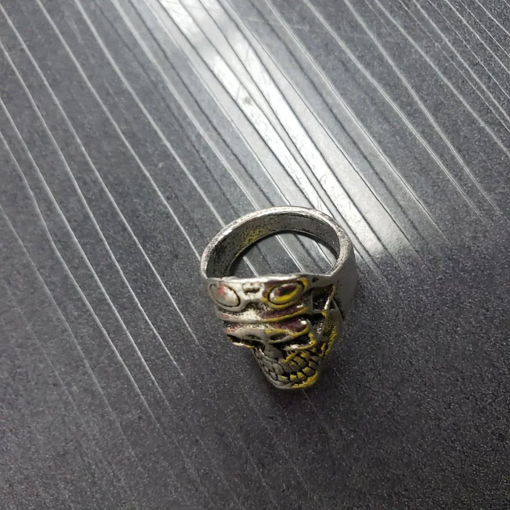 2/$15 Men's size 8 Silver-tone Skull Ring Fashion Jewelry